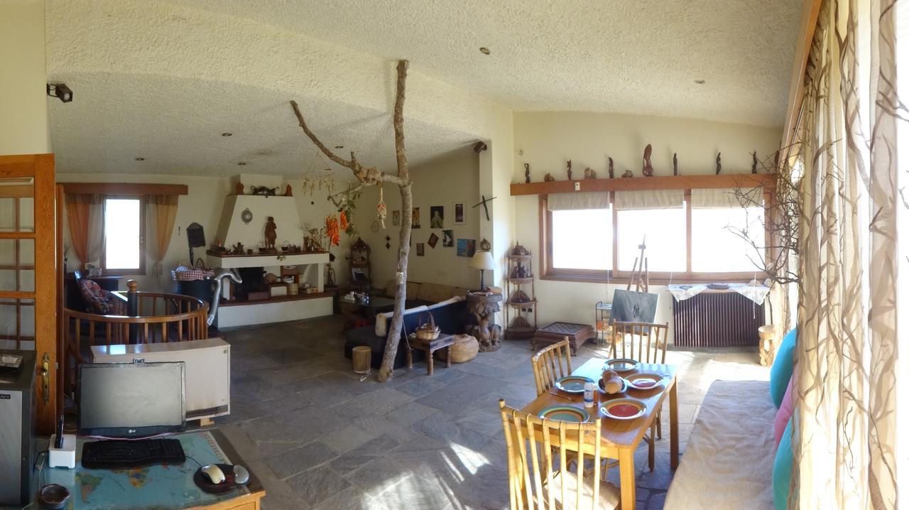Relax In 'Crazy Farm' Asprokhorion Room photo